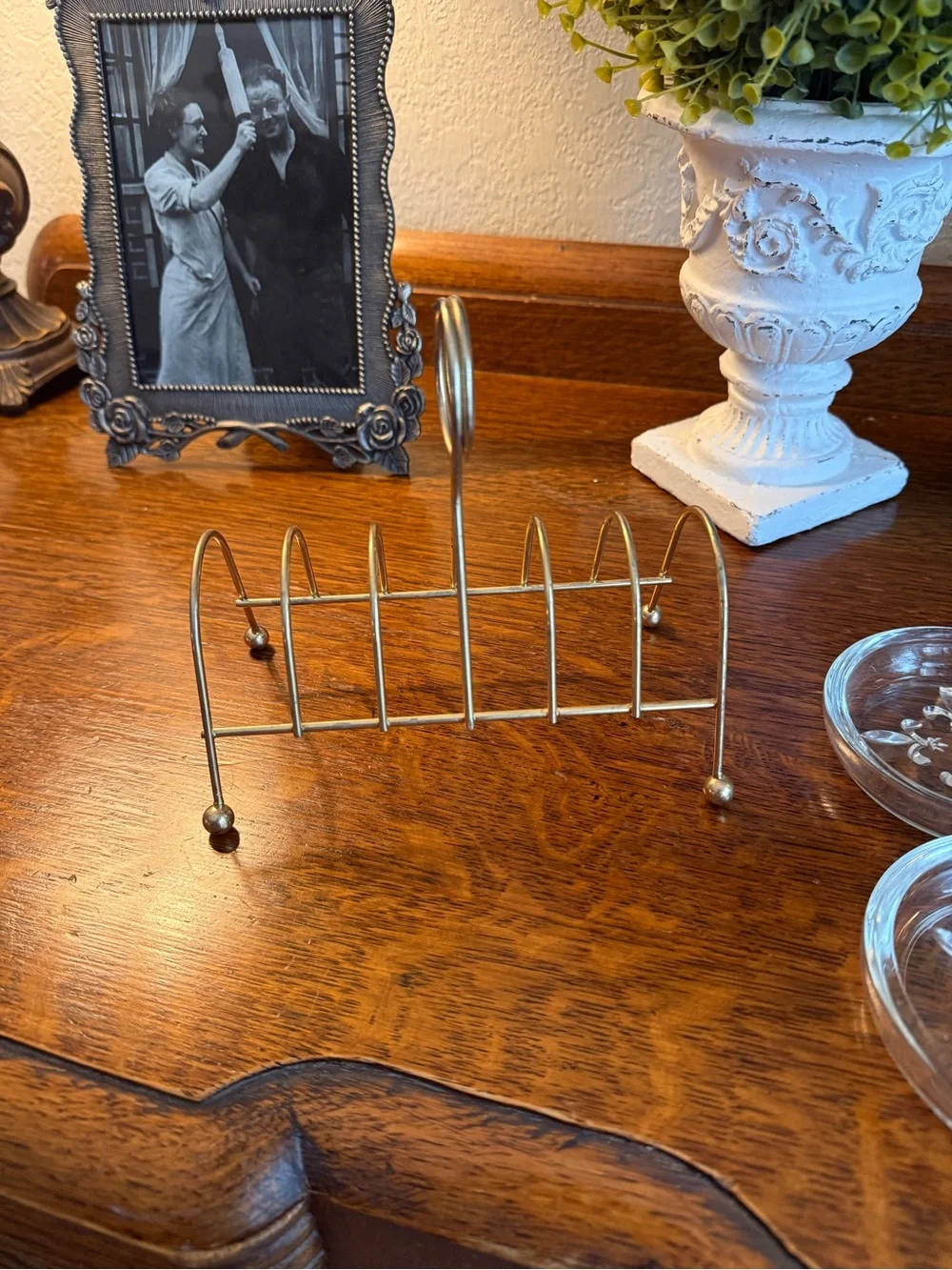 Vintage Mid‑Century Modern Glass Coasters & Brass Caddy – Fleur‑de‑Lis Set of 6